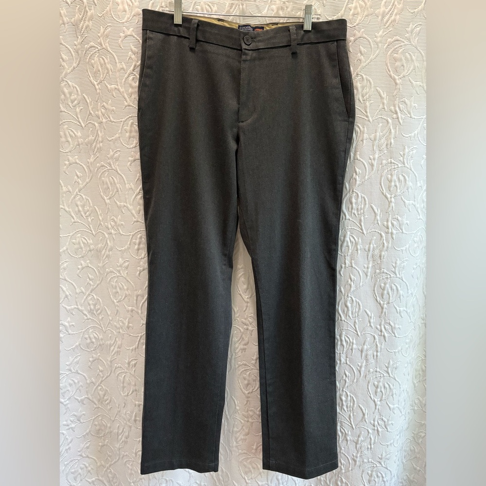 Dockers Signature Khaki size 34 x 32 Gray and Khaki - Picture 2 of 10